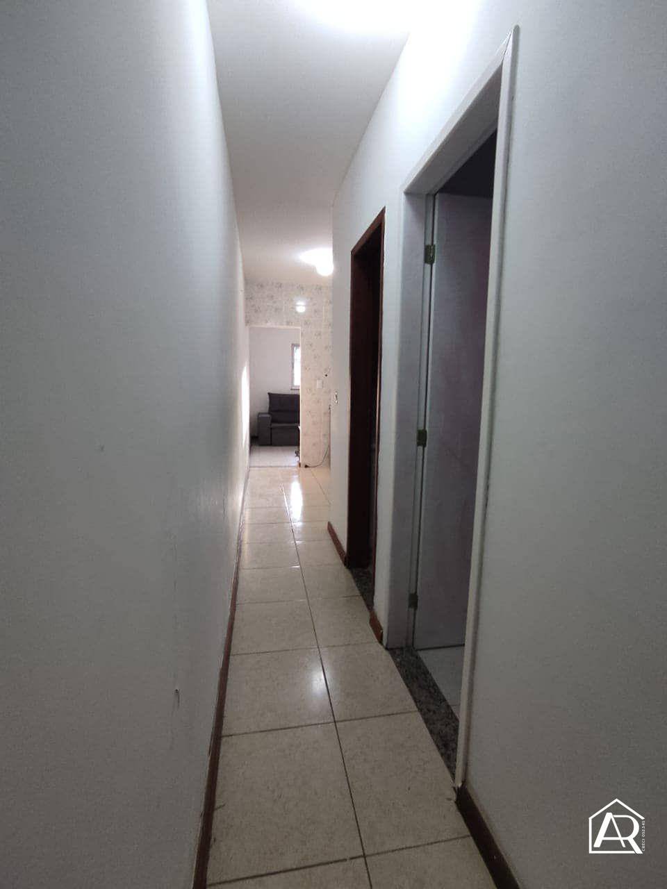 Casa à venda com 2 quartos, 60m² - Foto 3